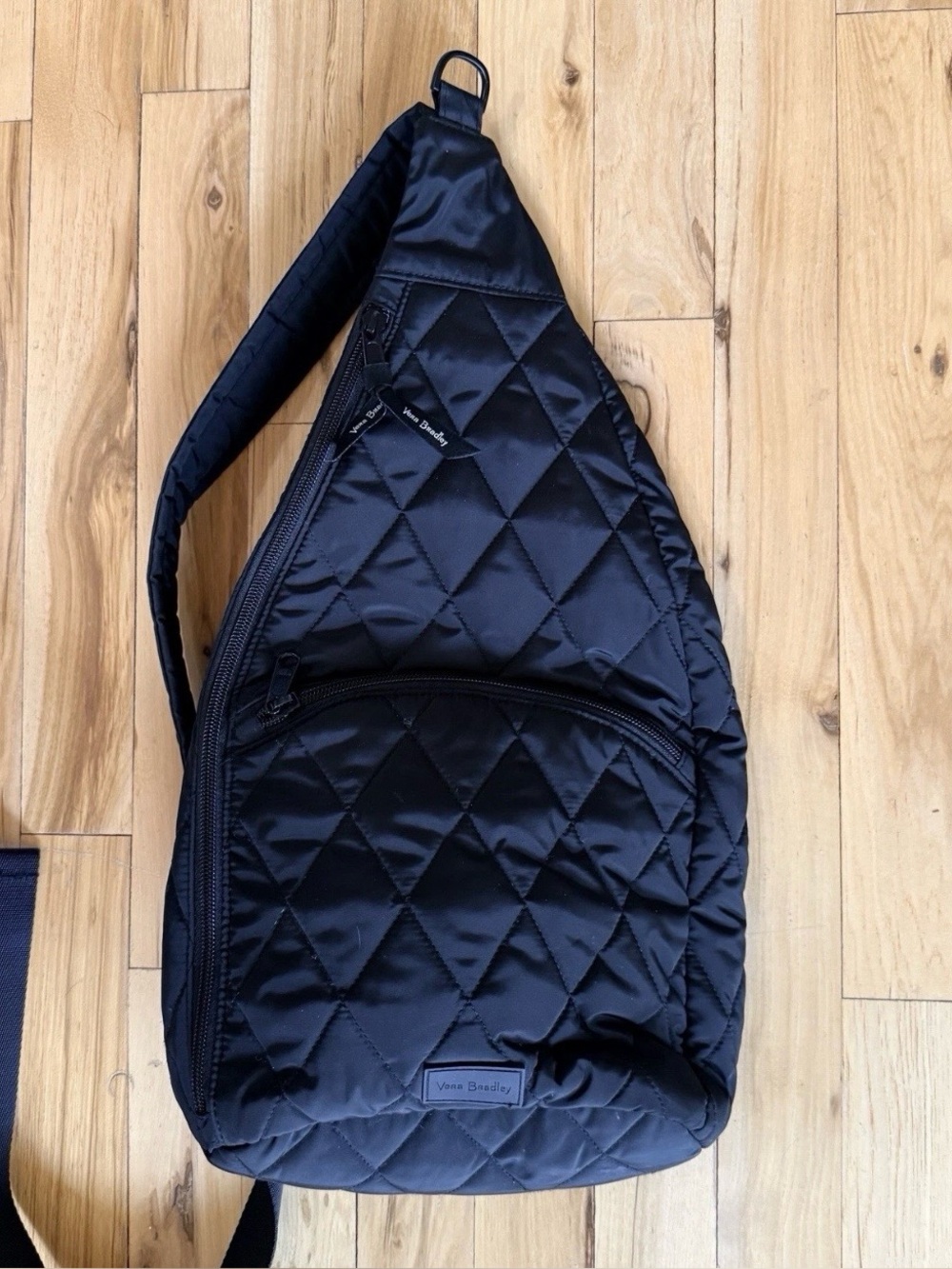 VERA BRADLEY BLACK WATER REPELLENT LIGHTWEIGHT QUILTED SLING BAG EXCELLENT